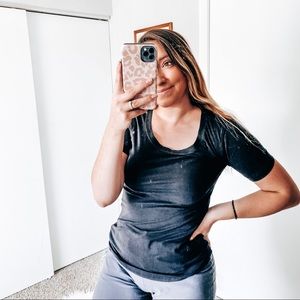 Lululemon black top